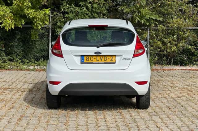Ford Fiesta (2010) thumbnail 4