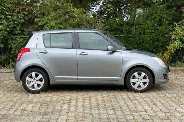 Suzuki Swift (2008) thumbnail 6