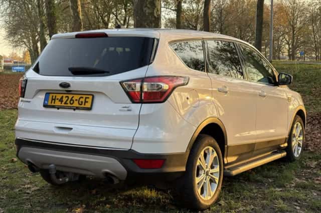Ford Escape (2019) thumbnail 4