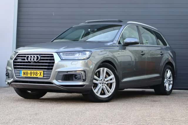 Audi Q7 (2016) thumbnail 2