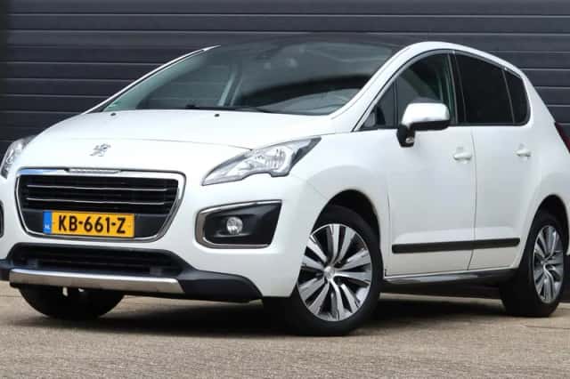 Peugeot 3008 (2016) thumbnail 2