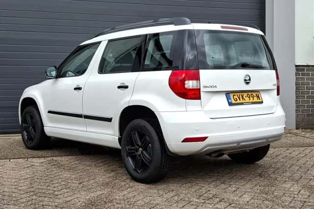 Škoda Yeti (2014) thumbnail 4