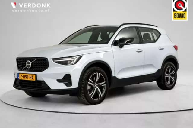 Volvo XC40 (2024) thumbnail 1