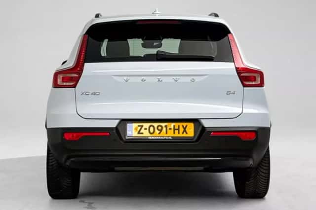 Volvo XC40 (2024) thumbnail 3