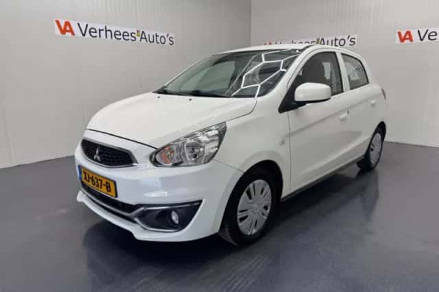 Mitsubishi Space Star (2019) thumbnail 2