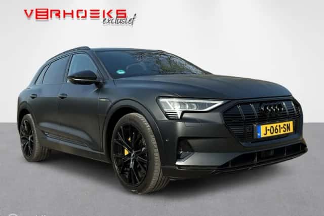 Audi e-tron (2018) thumbnail 4