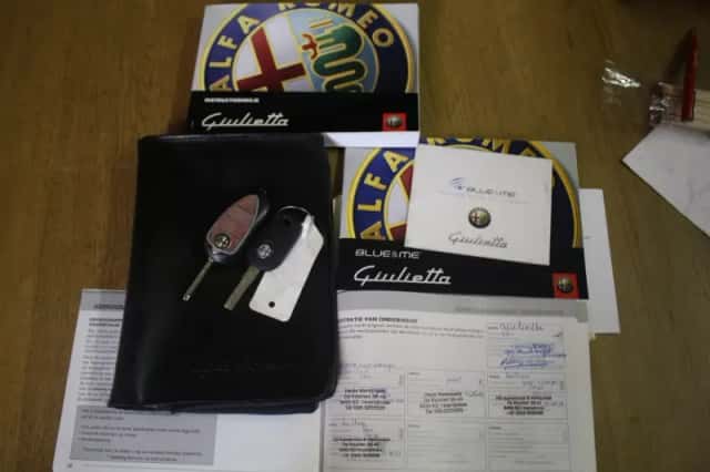 Alfa Romeo Giulietta (2010) thumbnail 6