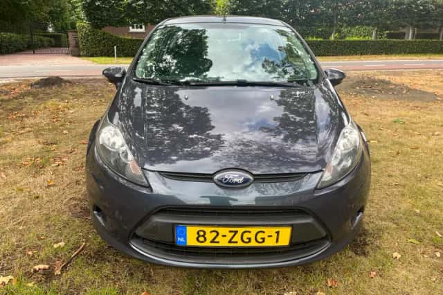 Ford Fiesta (2012) thumbnail 2