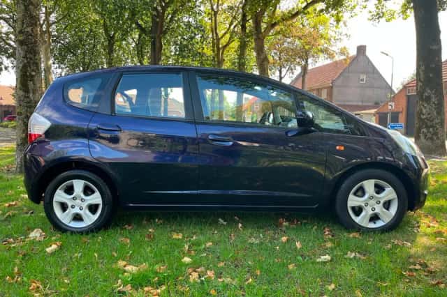 Honda Jazz (2010) thumbnail 4