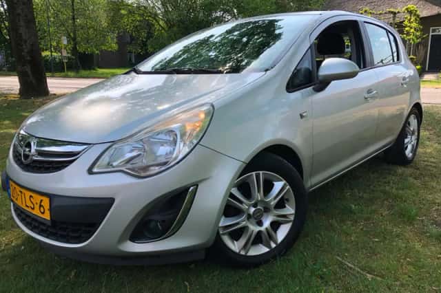 Opel Corsa (2012) thumbnail 1