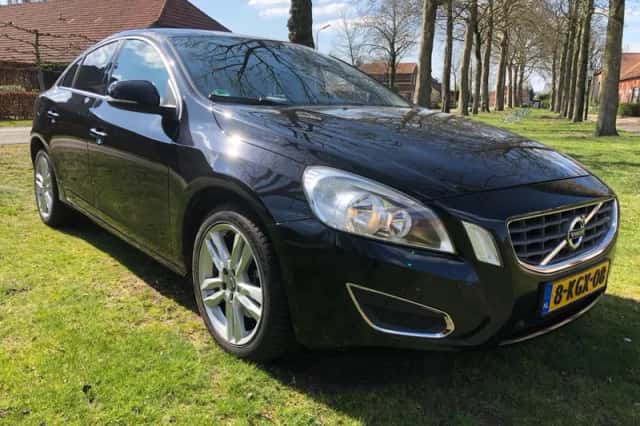 Volvo S60 (2013) thumbnail 3