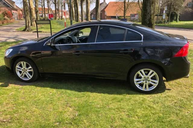 Volvo S60 (2013) thumbnail 5