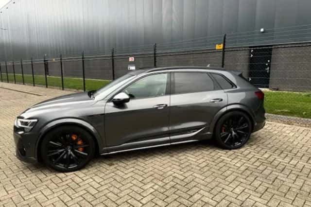 Audi e-tron (2022) thumbnail 2