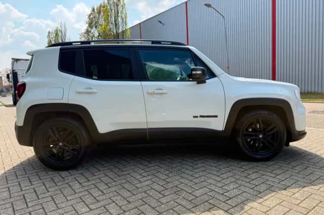 Jeep Renegade (2021) thumbnail 4