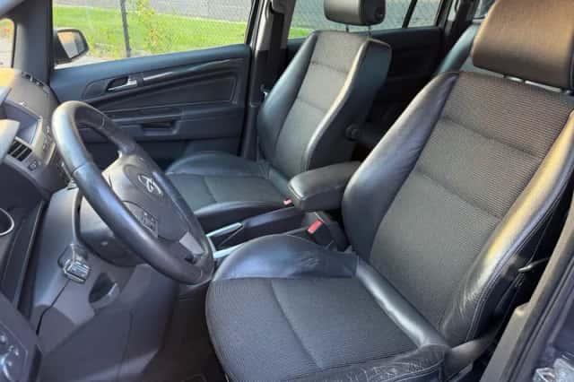 Opel Zafira (2005) thumbnail 5