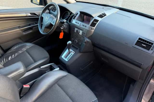 Opel Zafira (2005) thumbnail 6