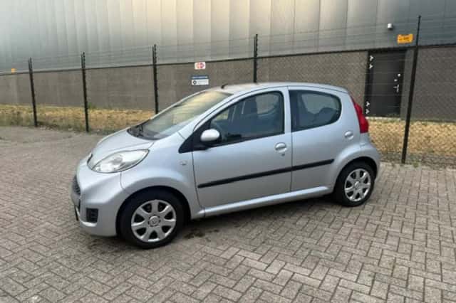 Peugeot 107 (2010) thumbnail 2