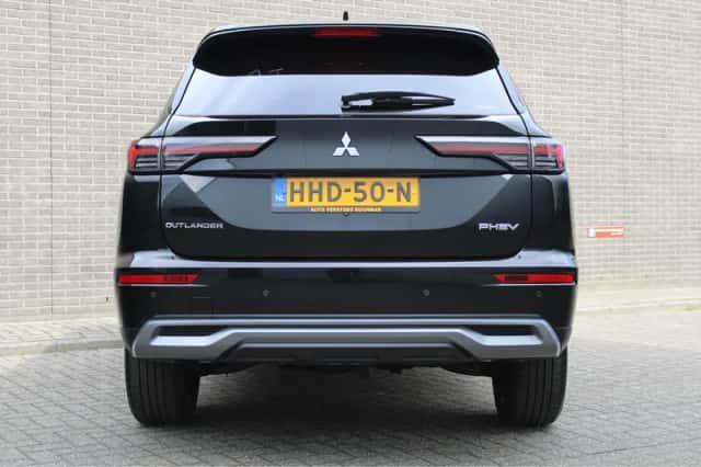 Mitsubishi Outlander (2025) thumbnail 2