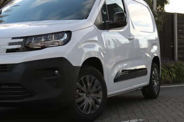 Peugeot Partner (2024) thumbnail 2