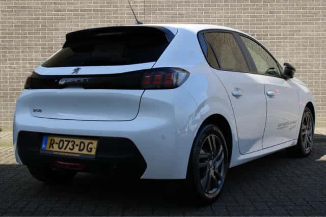 Peugeot 208 (2022) thumbnail 4