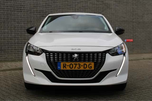 Peugeot 208 (2022) thumbnail 6
