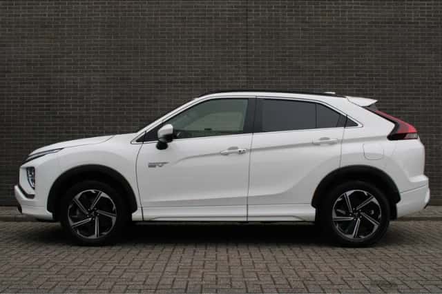 Mitsubishi Eclipse Cross (2022) thumbnail 3