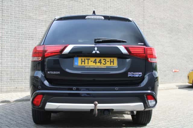 Mitsubishi Outlander (2015) thumbnail 6