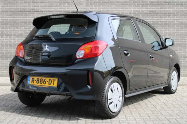 Mitsubishi Space Star (2022) thumbnail 4