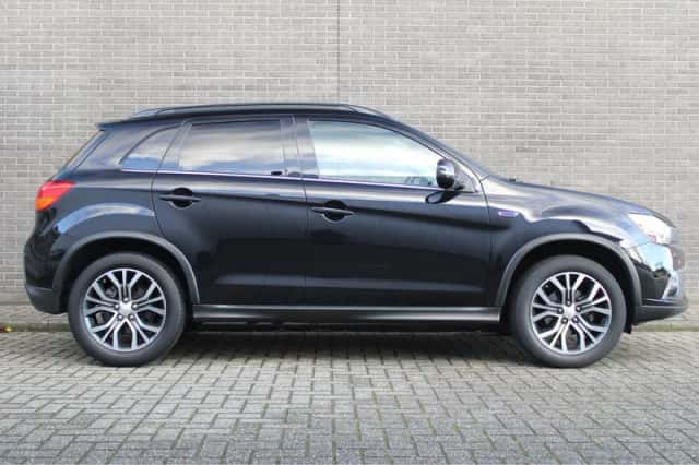 Mitsubishi ASX (2017) thumbnail 3