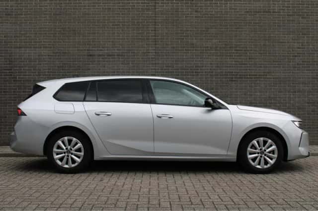 Opel Astra (2024) thumbnail 2