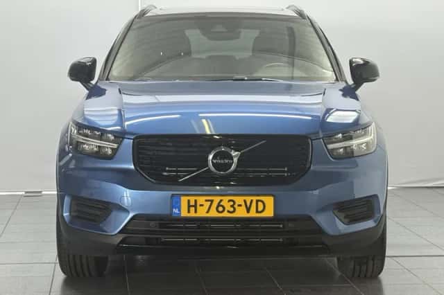 Volvo XC40 (2020) thumbnail 3
