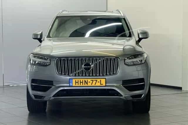 Volvo XC90 (2018) thumbnail 3