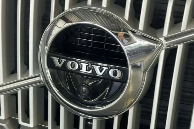 Volvo XC90 (2018) thumbnail 5