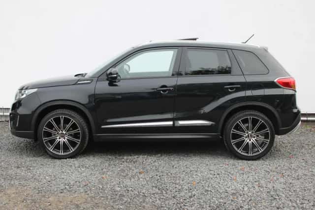 Suzuki Vitara (2015) thumbnail 3