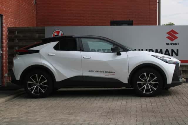 Toyota C-HR (2024) thumbnail 5