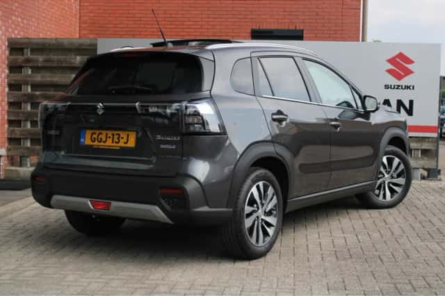 Suzuki S-Cross (2024) thumbnail 2