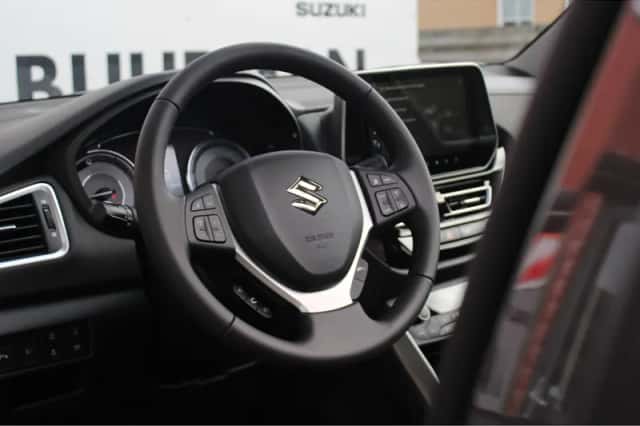 Suzuki S-Cross (2024) thumbnail 5
