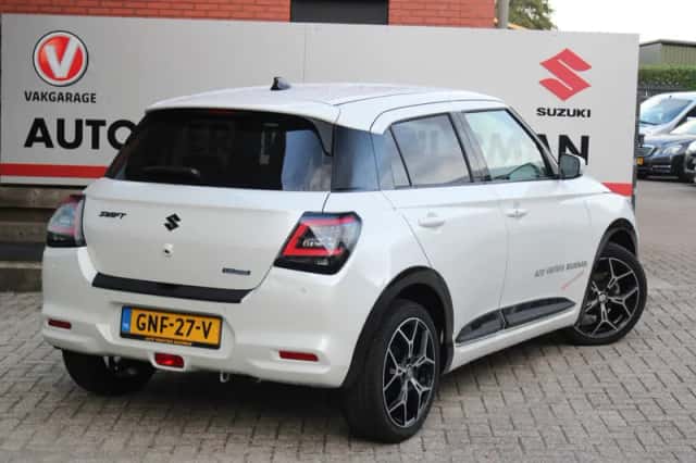 Suzuki Swift (2024) thumbnail 2