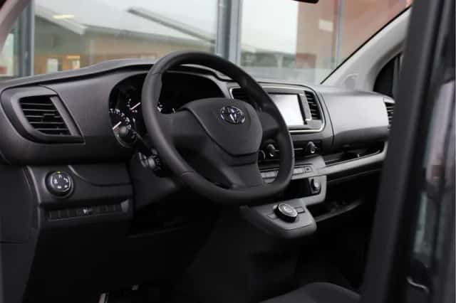 Toyota Proace (2024) thumbnail 6