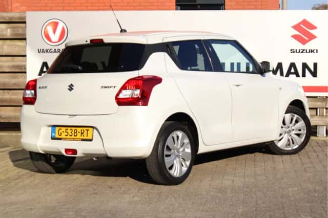Suzuki Swift (2019) thumbnail 2