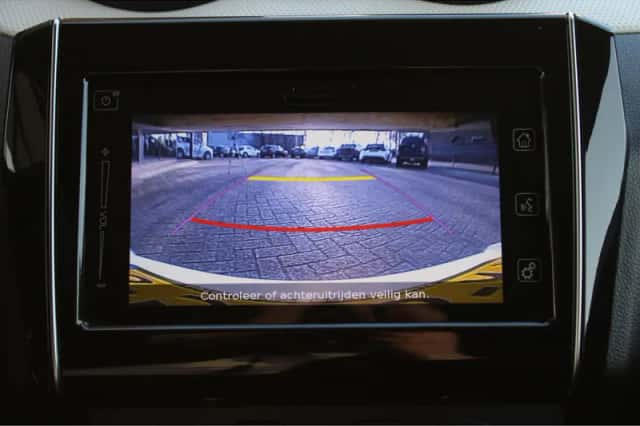 Suzuki Swift (2019) thumbnail 6