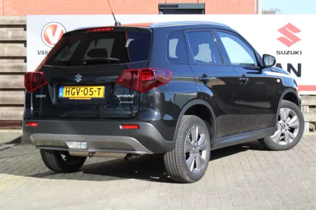 Suzuki Vitara (2022) thumbnail 2