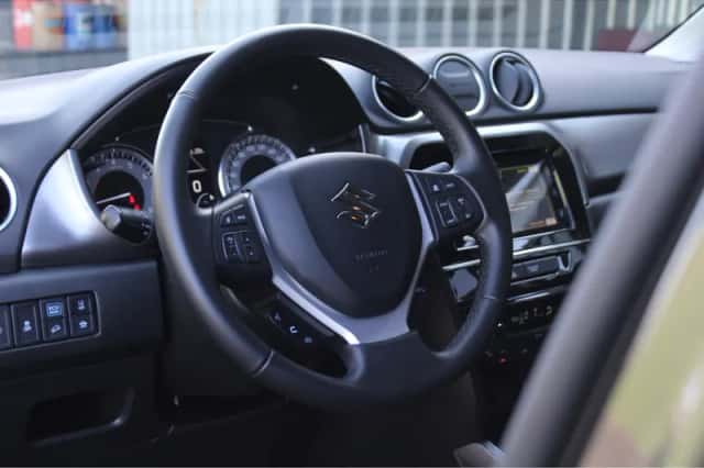 Suzuki Vitara (2022) thumbnail 5