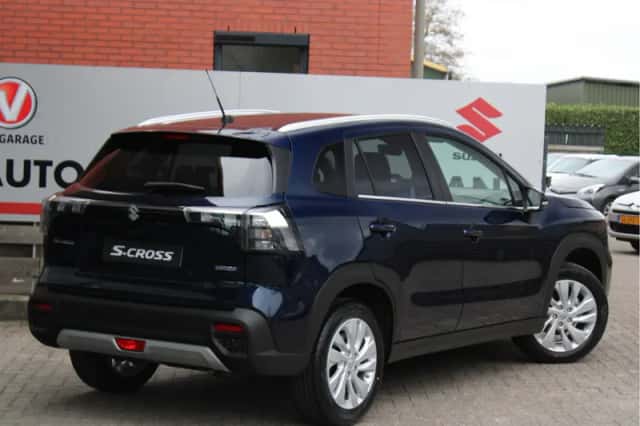 Suzuki S-Cross (2025) thumbnail 2