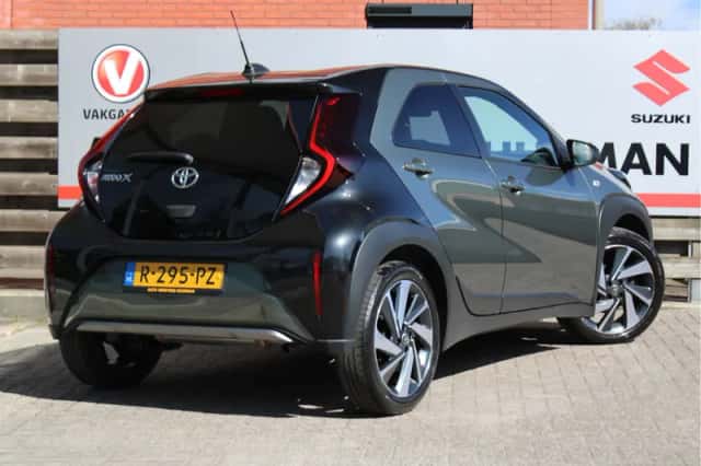 Toyota Aygo (2022) thumbnail 2