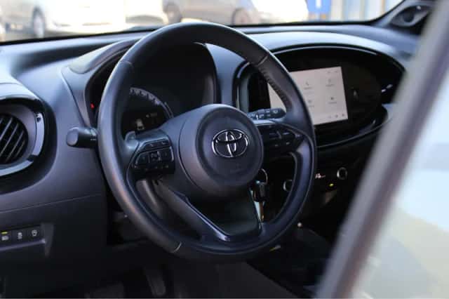 Toyota Aygo (2022) thumbnail 5