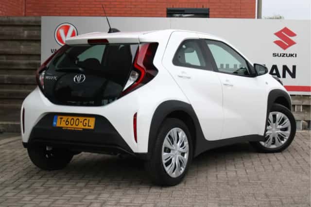 Toyota Aygo (2023) thumbnail 2