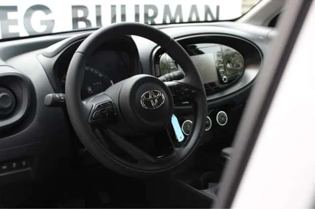 Toyota Aygo (2023) thumbnail 5