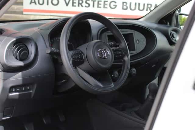 Toyota Aygo (2024) thumbnail 6