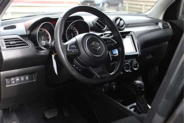 Suzuki Swift (2021) thumbnail 5